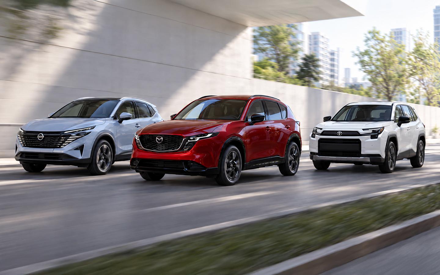 В России резко подорожали Mazda, Toyota и Nissan. Названы причины и цены