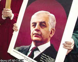 Грузия расследует обстоятельства гибели первого президента страны