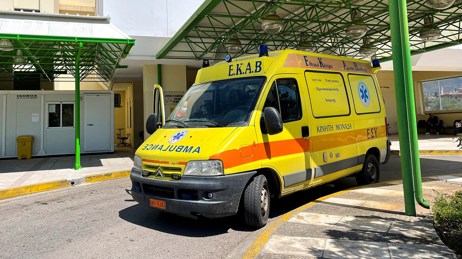 В Греции на заводе женщина погибла, застряв в хлебопекарном оборудовании