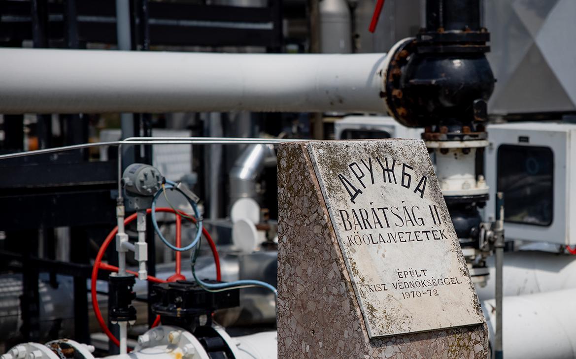 Венгрия пообещала блокировать санкции против России из-за «Дружбы»