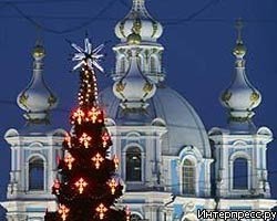 К новогодним декорациям Петербурга приставлена охрана 