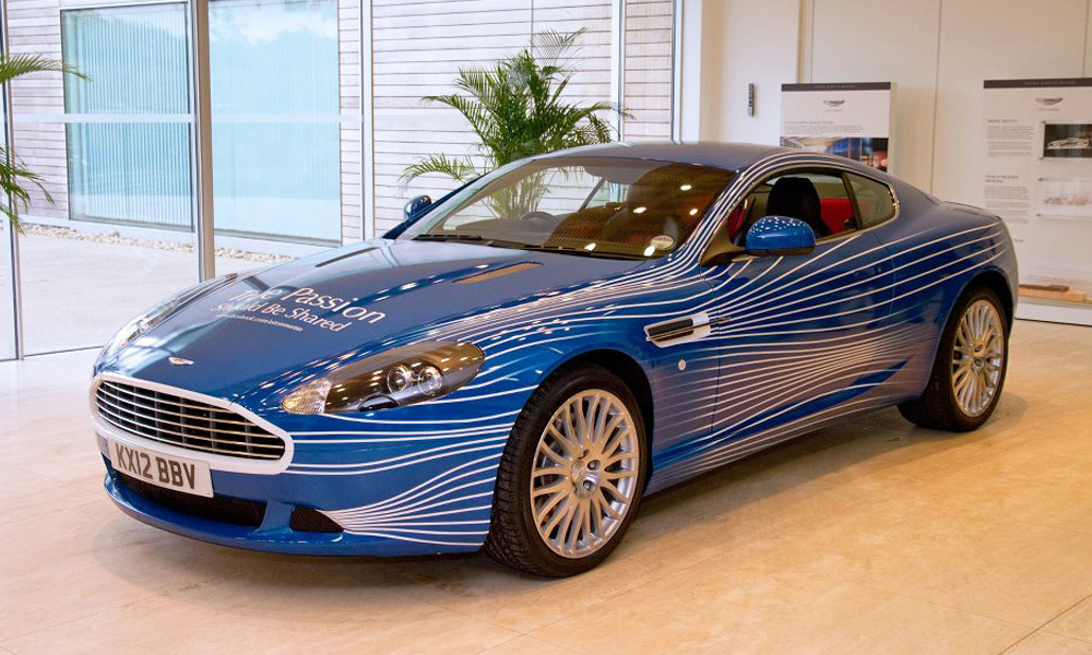 Aston Martin показал спроектированный в Facebook суперкар