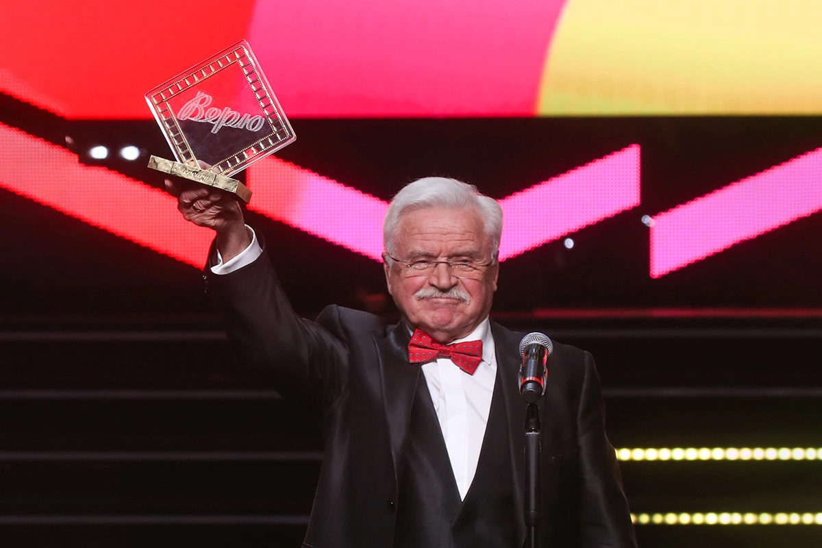 Cергей Никоненко получил специальный приз за покорение вершин актерского мастерства и верность принципам школы Станиславского «Верю» в 2021 году