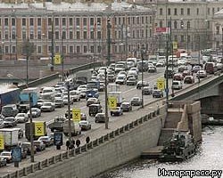 ДТП на Тучковом мосту: ранен пешеход, образовалась пробка