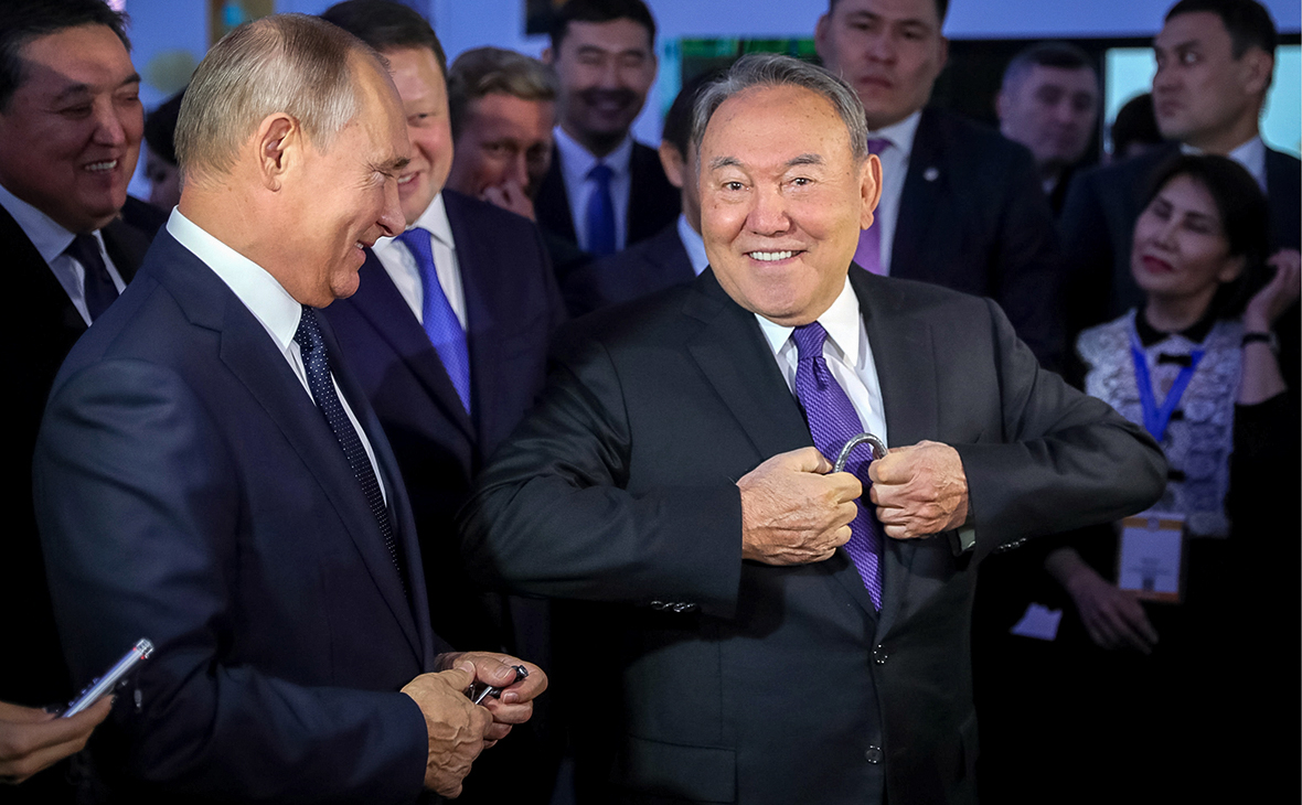 Владимир Путин и Нурсултан Назарбаев (слева направо)