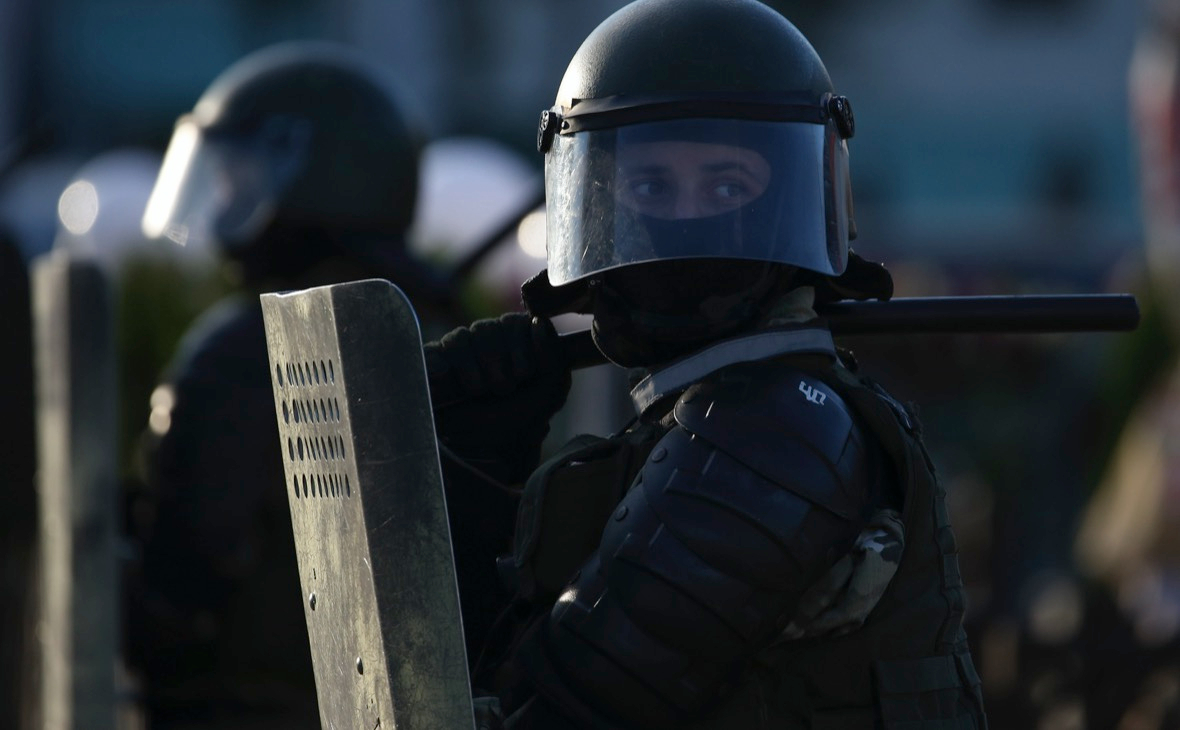 Белорусские силовики во время акции протеста против результатов выборов президента Белоруссии