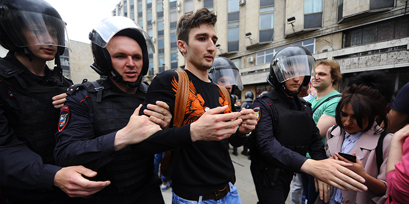 МВД сообщило о задержании в Москве и Санкт-Петербурге 650 человек