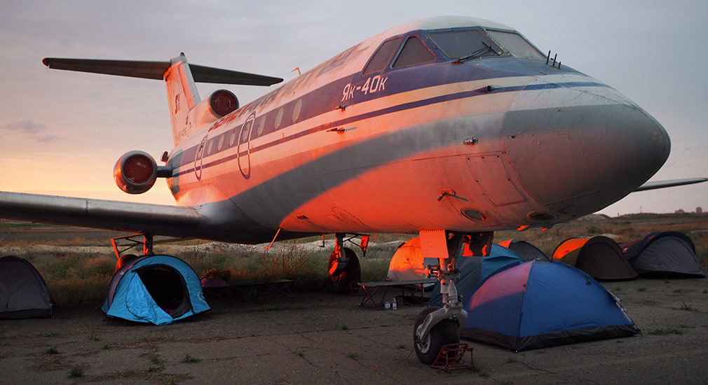 «Шелковый путь» изнутри: мотор в огне, палатка под самолетом и фотомодели