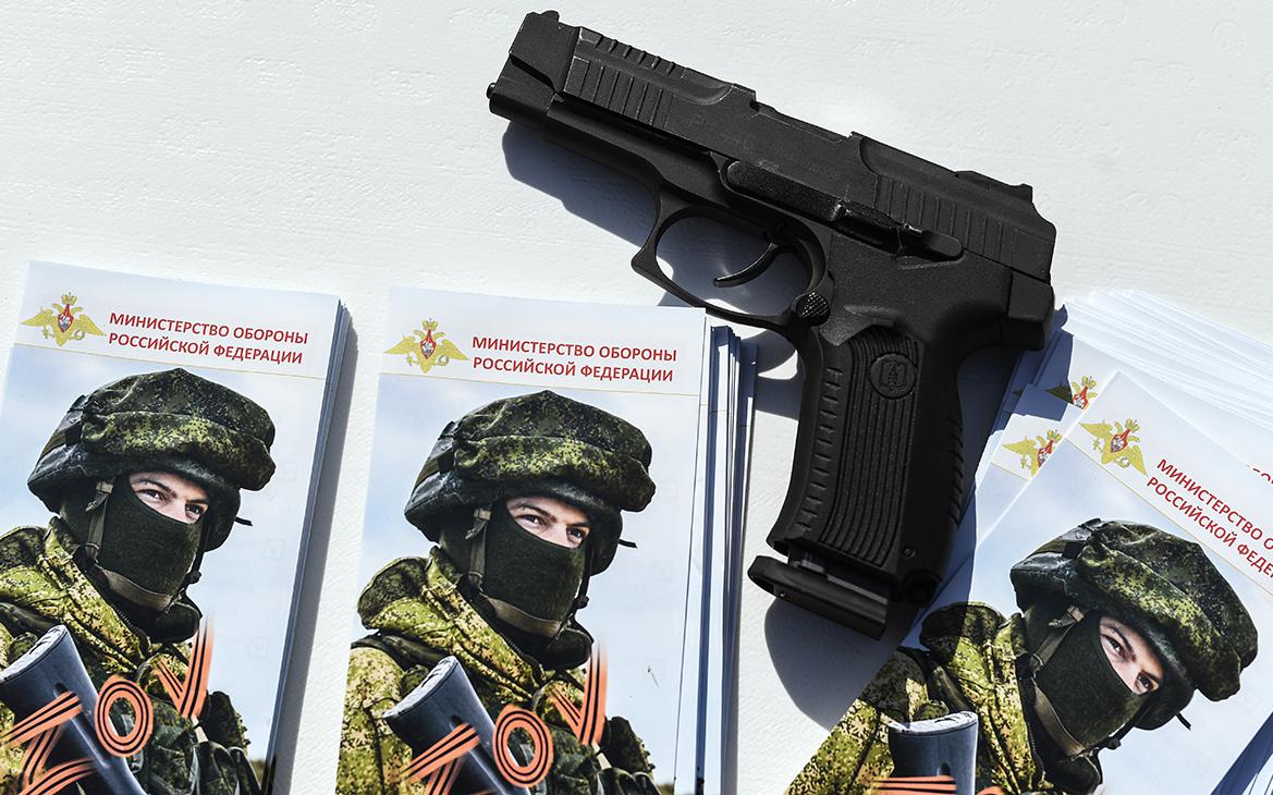 В Думе рассмотрят законопроект о праве судимых заключать военный контракт