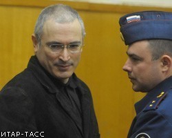 Обвиняемых по делу ЮКОСа М.Ходорковского и П.Лебедева доставили в суд
