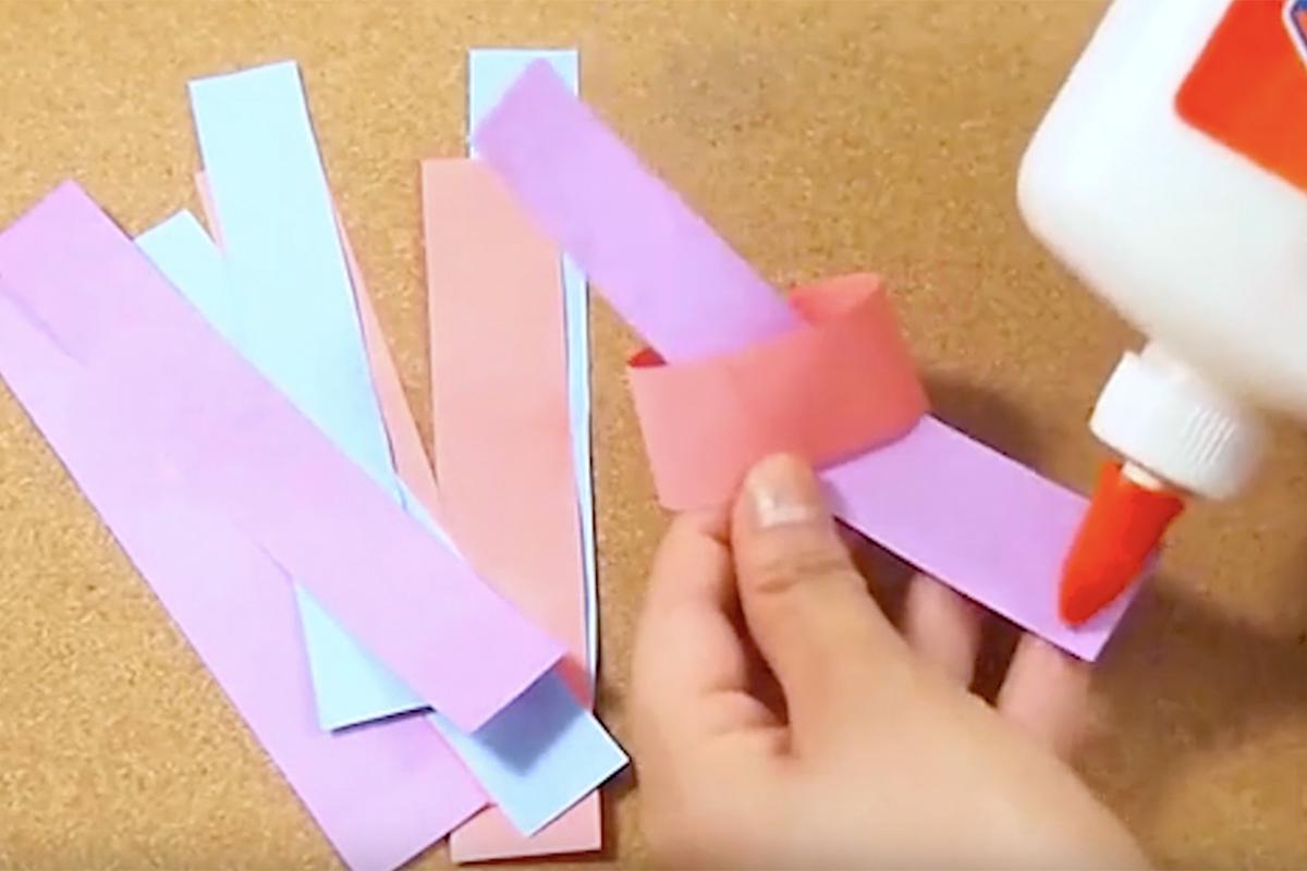 Как сделать новогоднюю гирлянду из бумаги