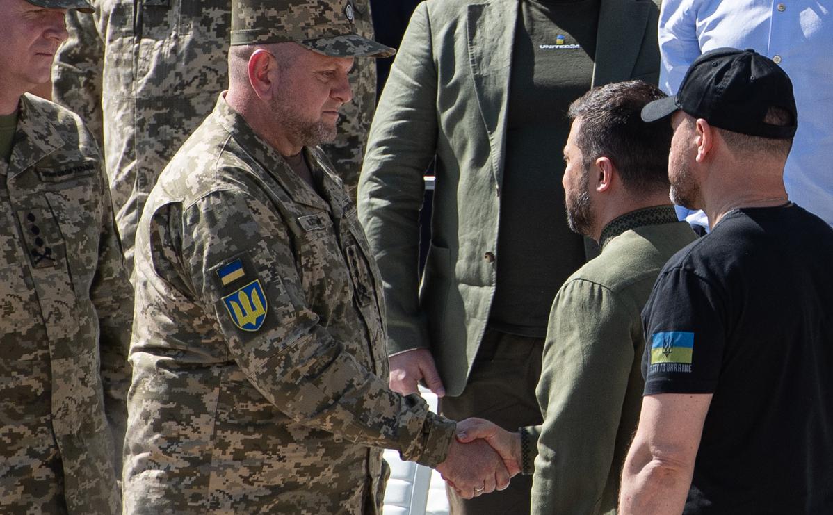 Главнокомандующий Вооруженными силами Украины Валерий Залужный и президент Владимир Зеленский