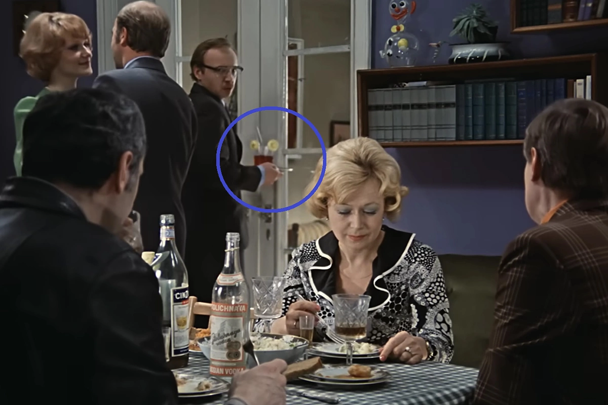 Кадр из фильма «Служебный роман» (1977), режиссер Эльдар Рязанов