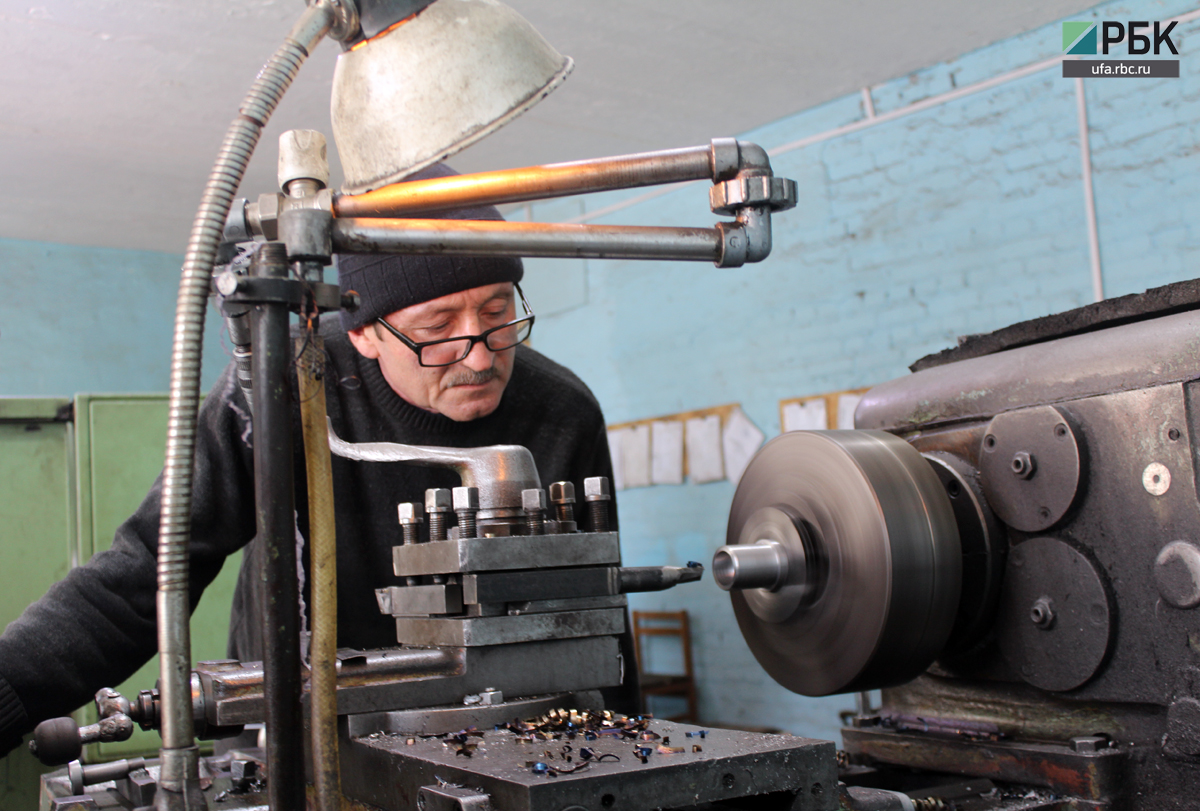 На заводе Азата работает около 30 человек - в основном жители села Серменево&nbsp;