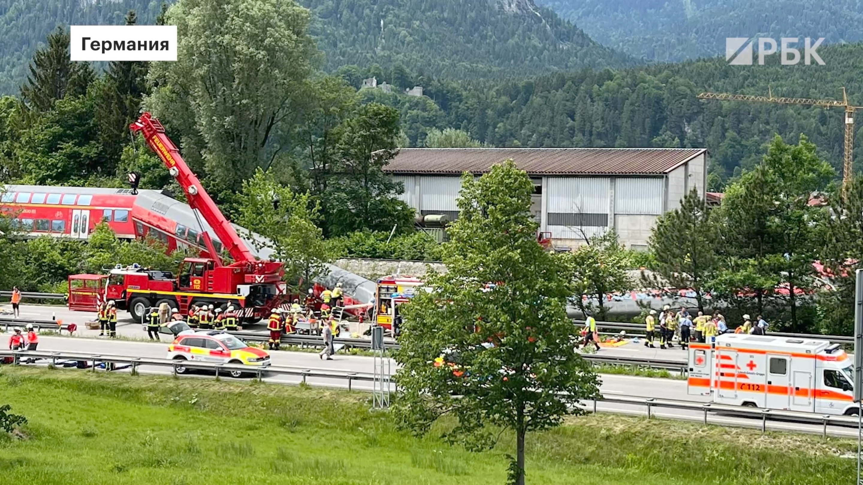 Три человека погибли при крушении поезда в Баварии