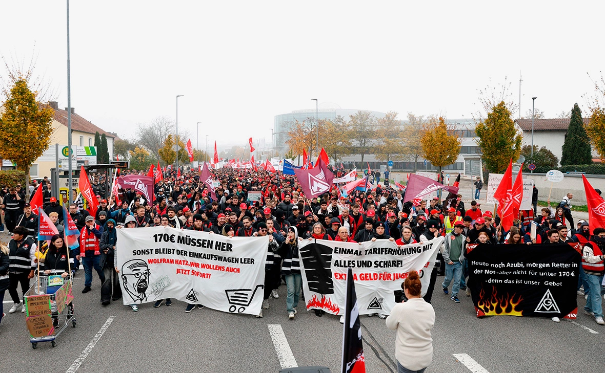 Michaela Stache / Reuters