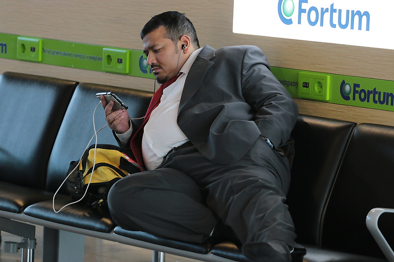 Пассажир в аэропорту Хельсинки-Вантаа