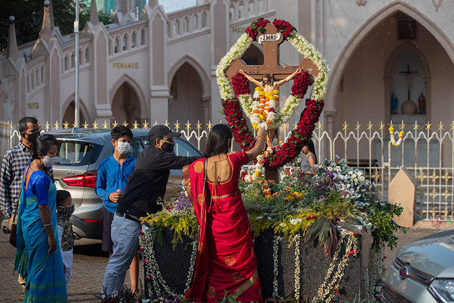 Прихожане отмечают Рождество Христово в Мумбаи