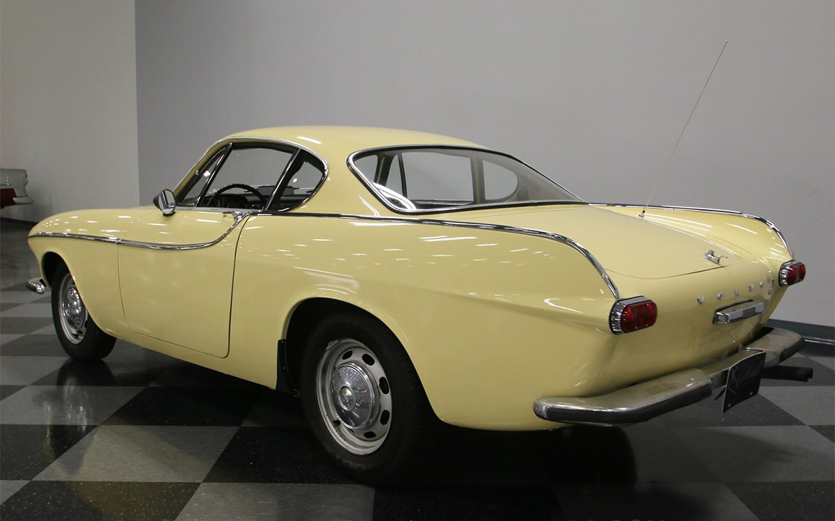 Volvo P1800S