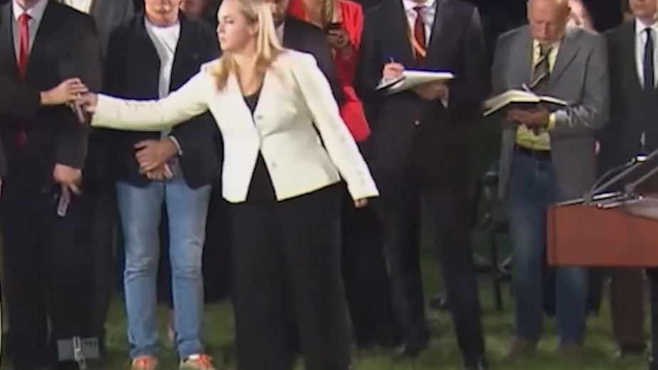 Путин назвал Пескова лентяем