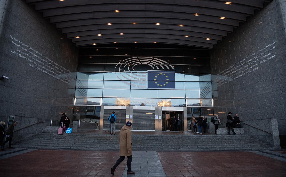 ЕП утвердил обязательство не признавать Крым и Донбасс российскими