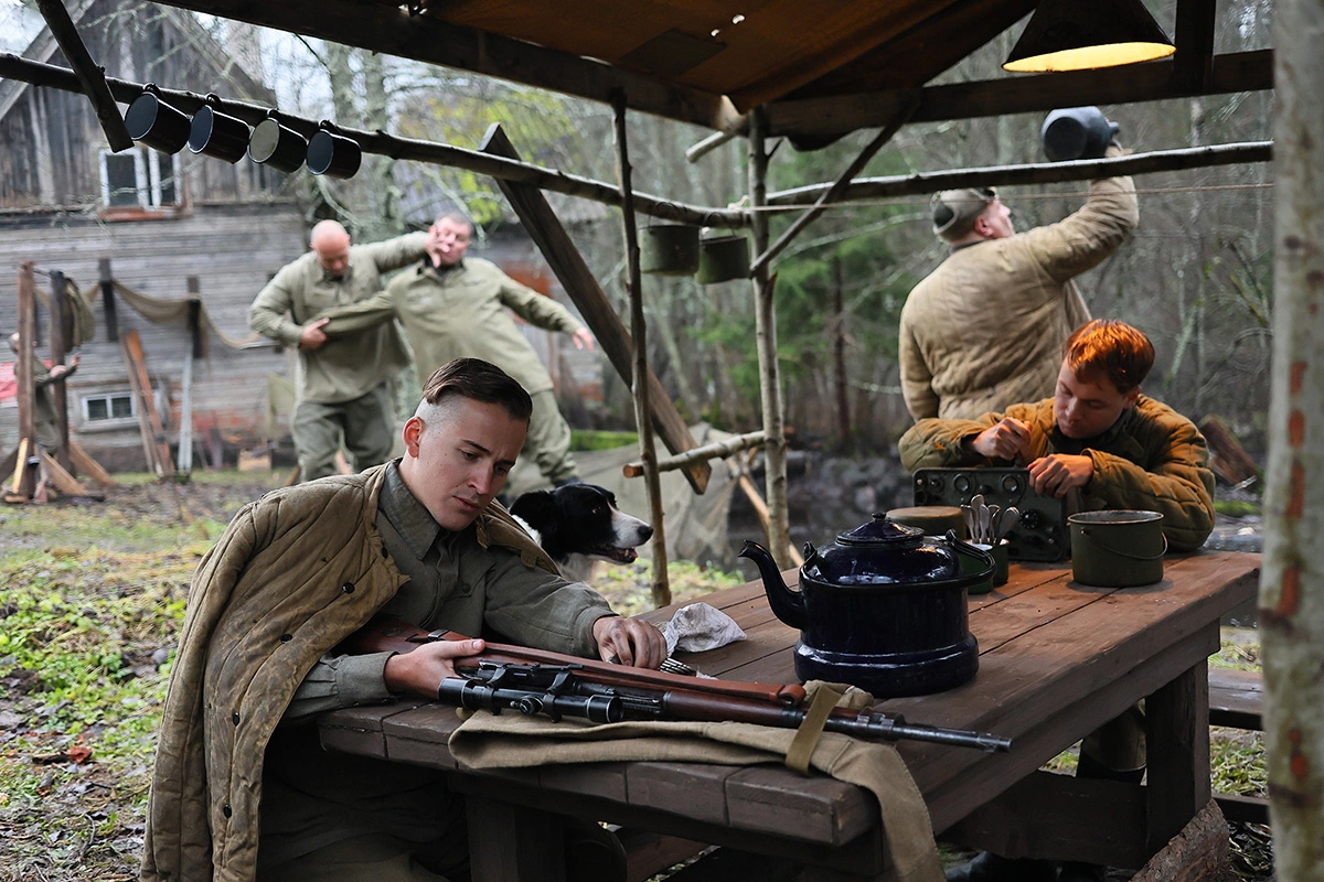 Кадр из сериала «По следу зверя», 2025 (16+)