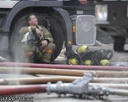 Пожар на юго-востоке Москвы уничтожил несколько гаражей и машин