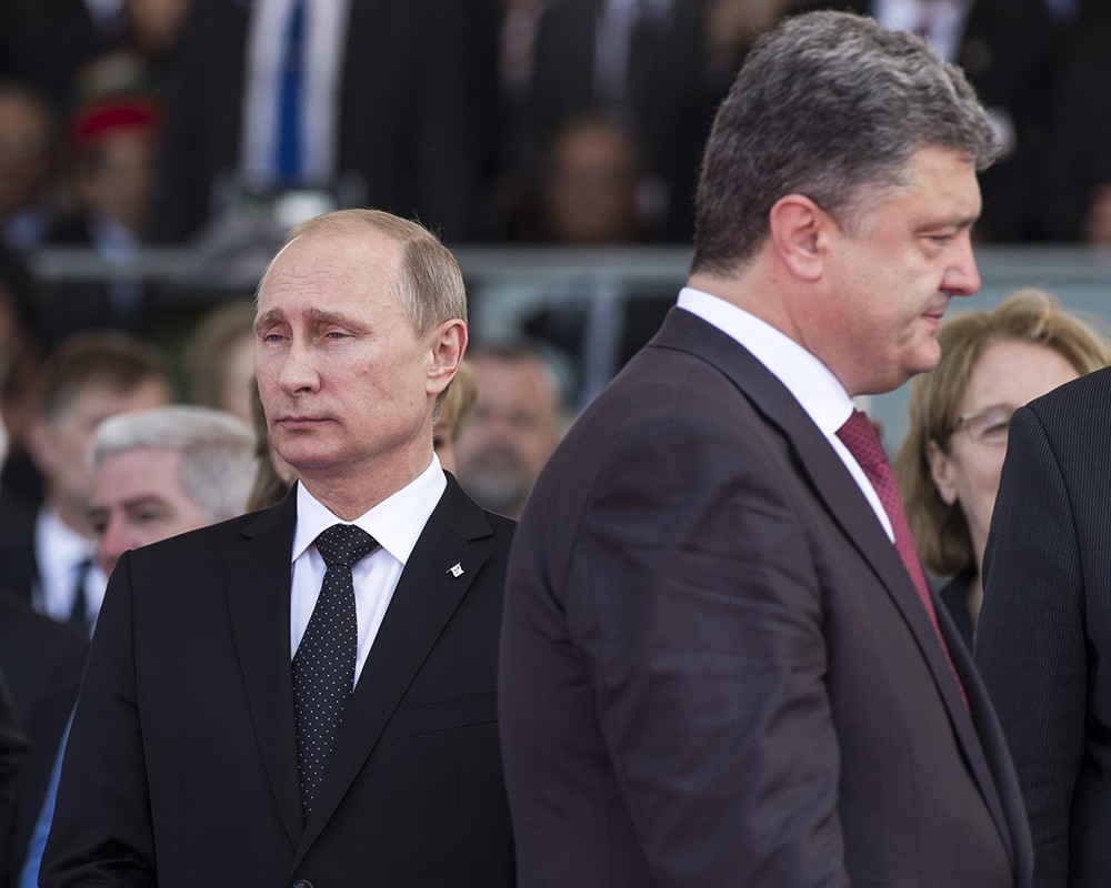 Владимир Путин и Петр Порошенко (слева на право)