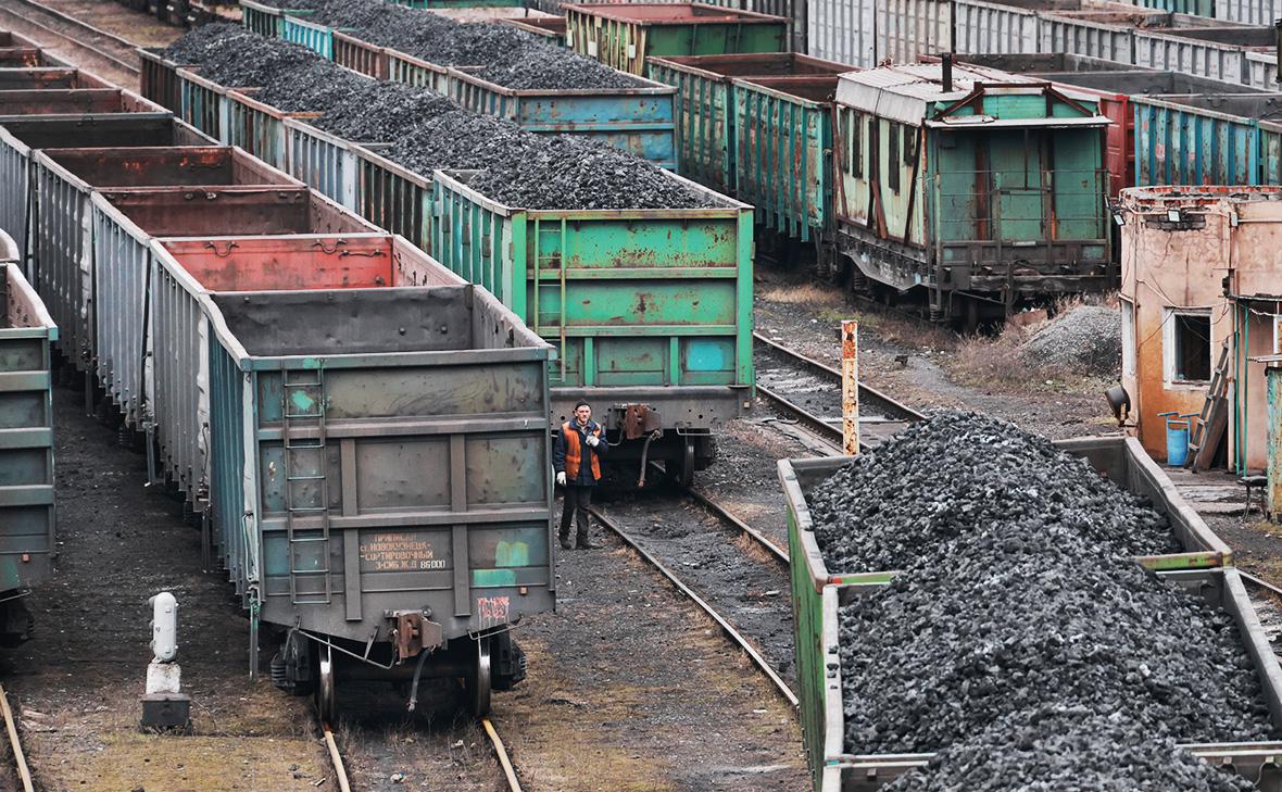 Правительство отменило экспортные пошлины на уголь до конца августа0