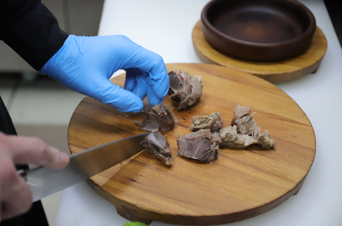 Блюда из мяса неизвестного происхождения могли представлять угрозу здоровью людей
