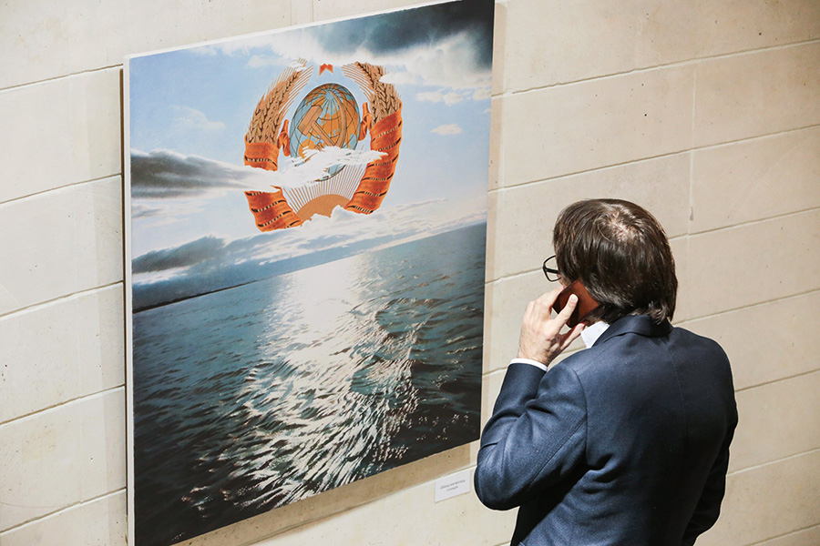 В 2009 году была издана книга Эрика Булатова &laquo;Живу дальше&raquo; с опубликованными и неопубликованными статьями художника и интервью с ним, а в 2013 году&nbsp;&mdash; его книга &laquo;Горизонт&raquo; (автобиография и интервью).

На фото&nbsp;&mdash; открытие персональной выставки художника Эрика&nbsp;Булатова, 2016 год
&nbsp;