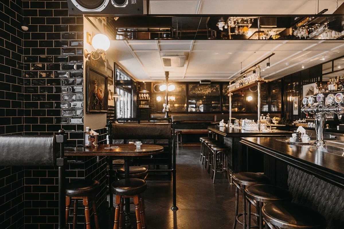 Какие бары в Петербурге посетить на новогодних: советует сомелье