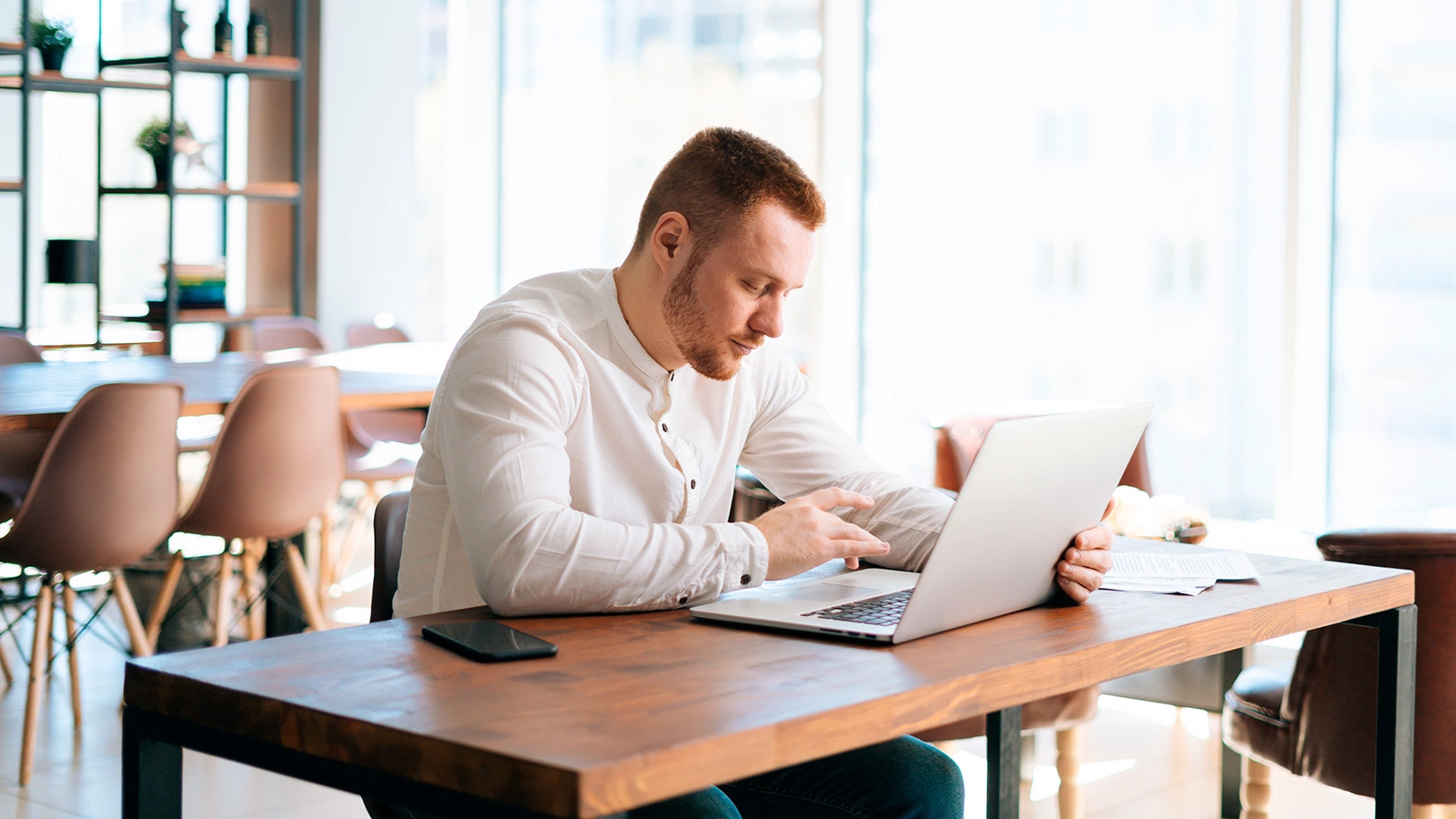 В России начался сокращенный рабочий день. Что это значит
