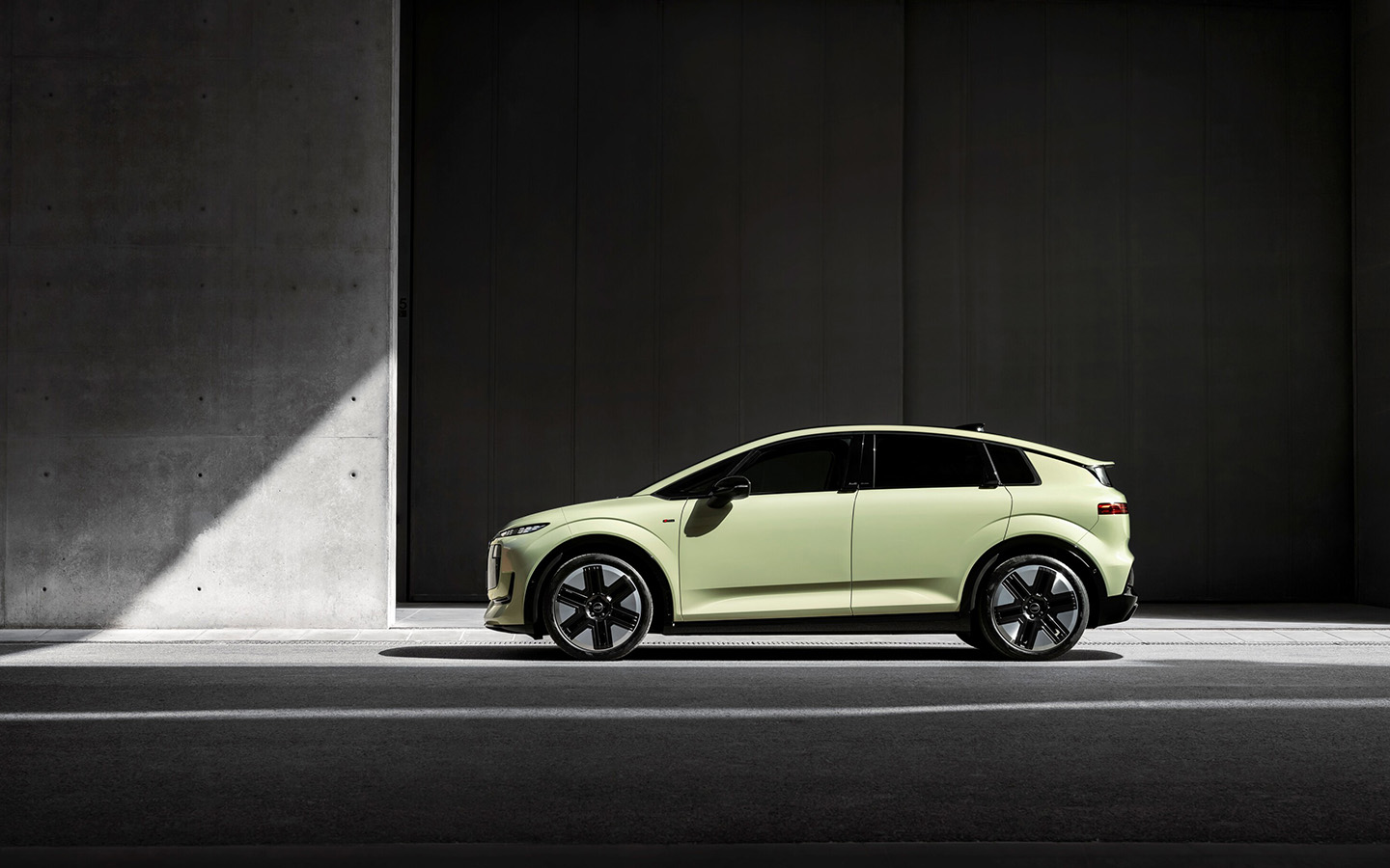 Audi называет A2 e-tron компактным кроссовером