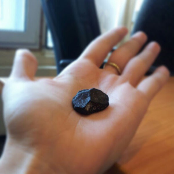 Челябинская полиция изъяла у местного коммерсанта "метеорит на продажу"