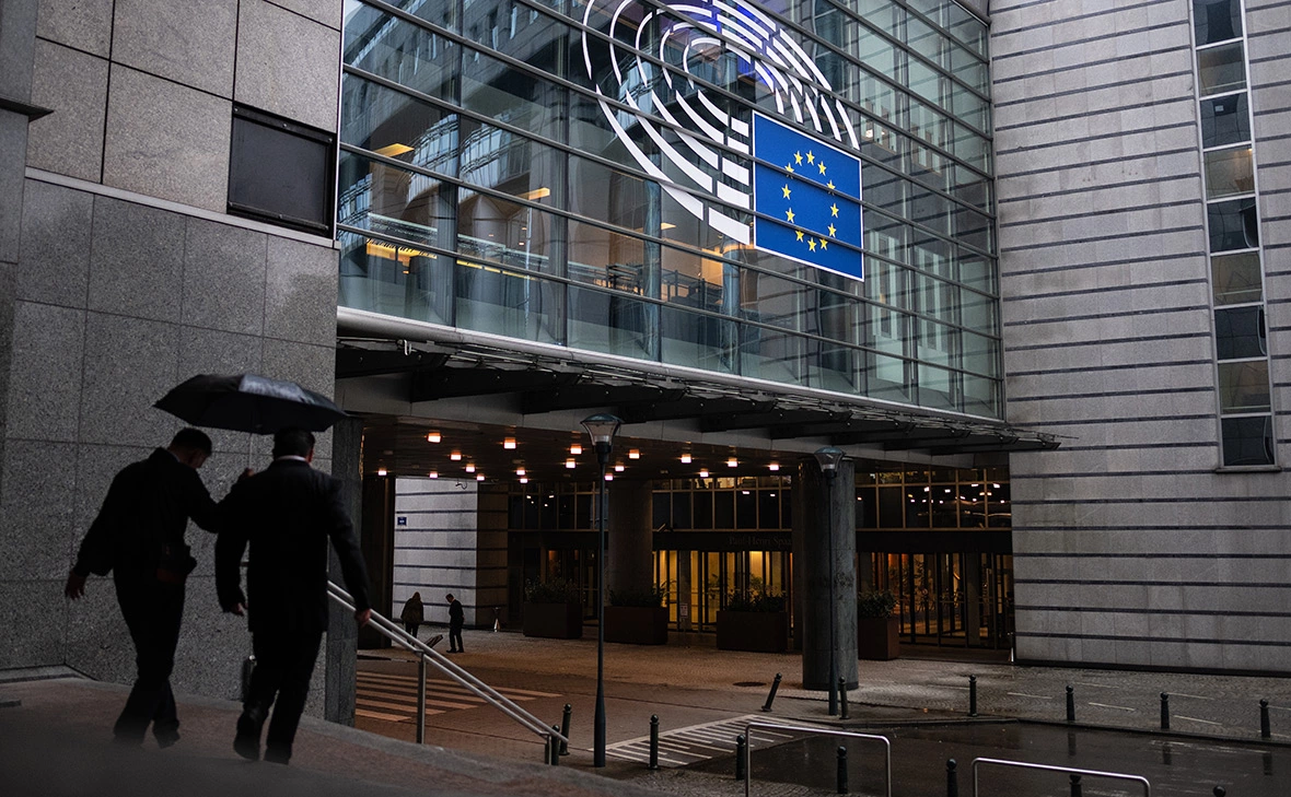 Leon Neal / Getty Images