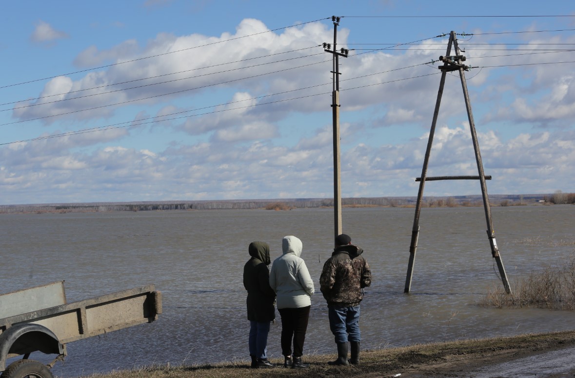 Сейчас уровень воды составляет 884 см