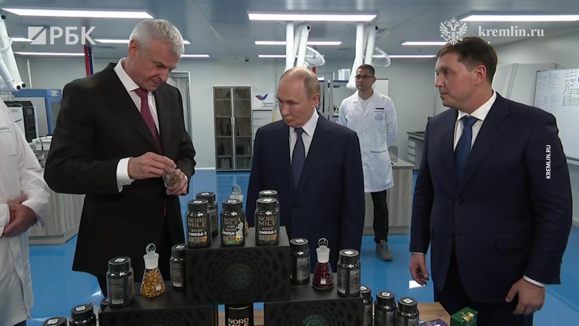 Путин по пути на Аляску посетил Магадан. Видео