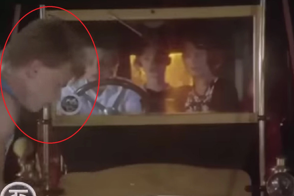 Певец и композитор Владимир Пресняков-младший снялся в эпизодической роли в фильме «Выше радуги» (1986)