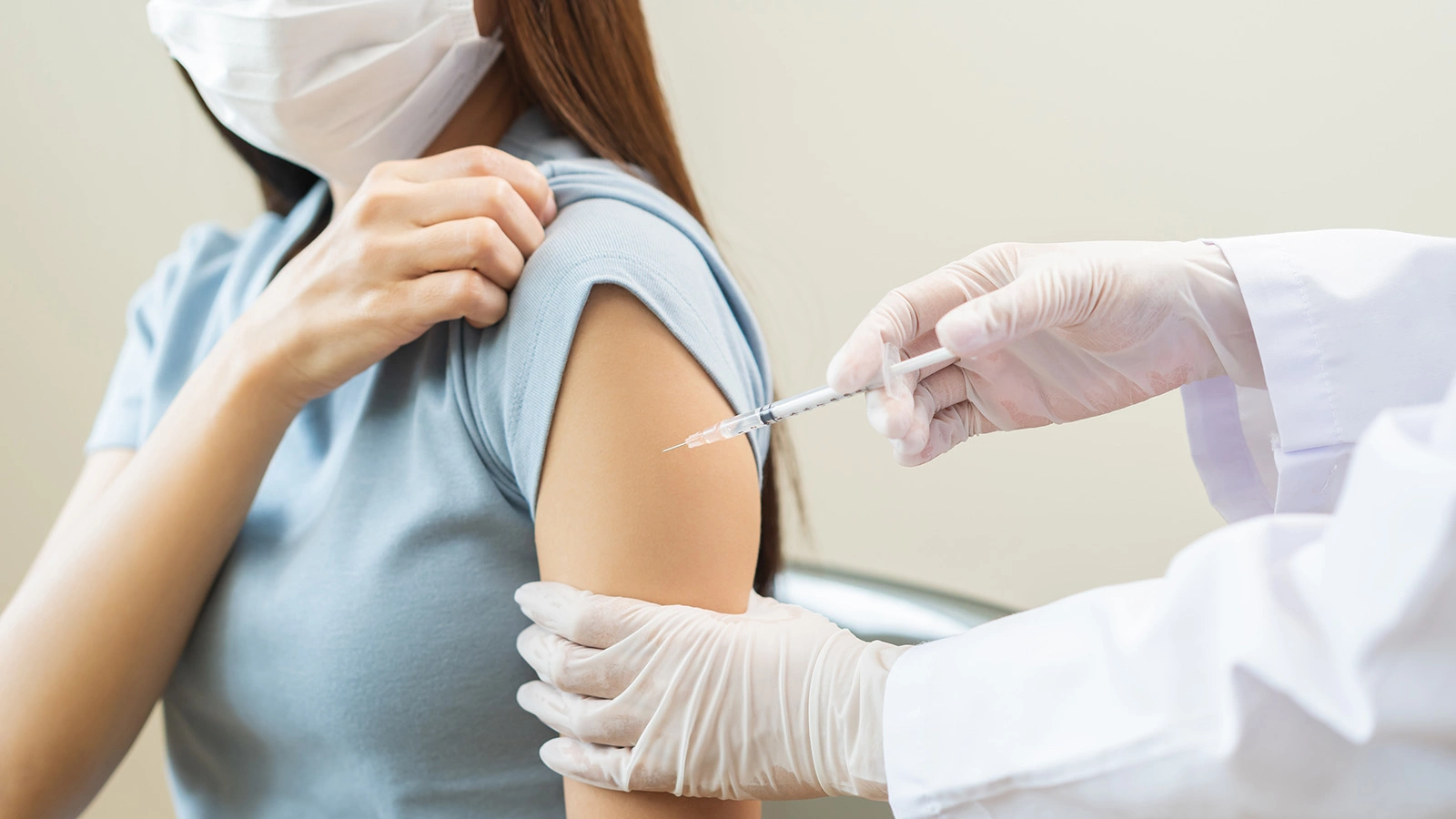 Эпидемиолог объяснил, нужна ли массовая вакцинация от оспы обезьян