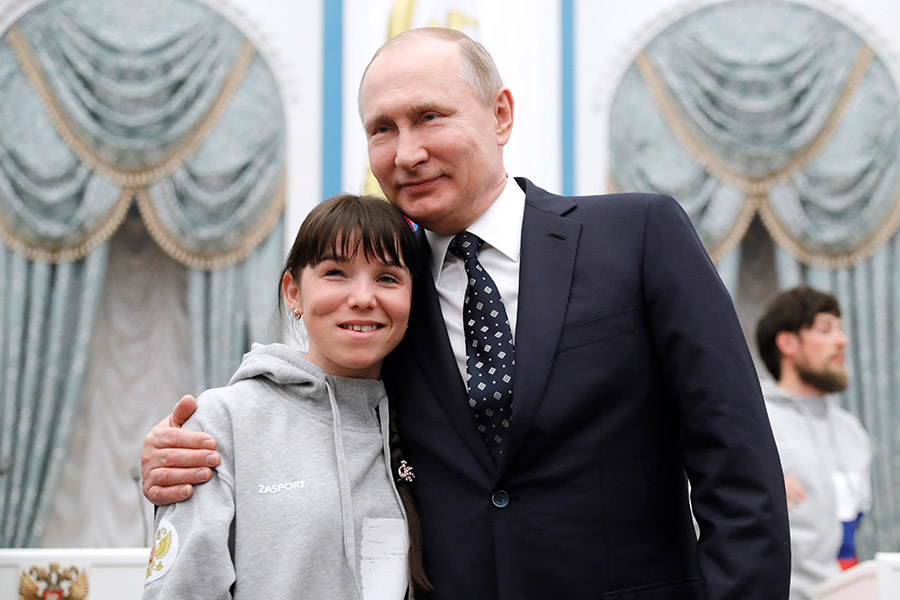 Российская сборная, выступившая на Параолимпиаде в нейтральном статусе, финишировала в командном зачете на втором месте, завоевав в Пхёнчхане 24 медали: 8 золотых, 10 серебряных и 6 бронзовых.
