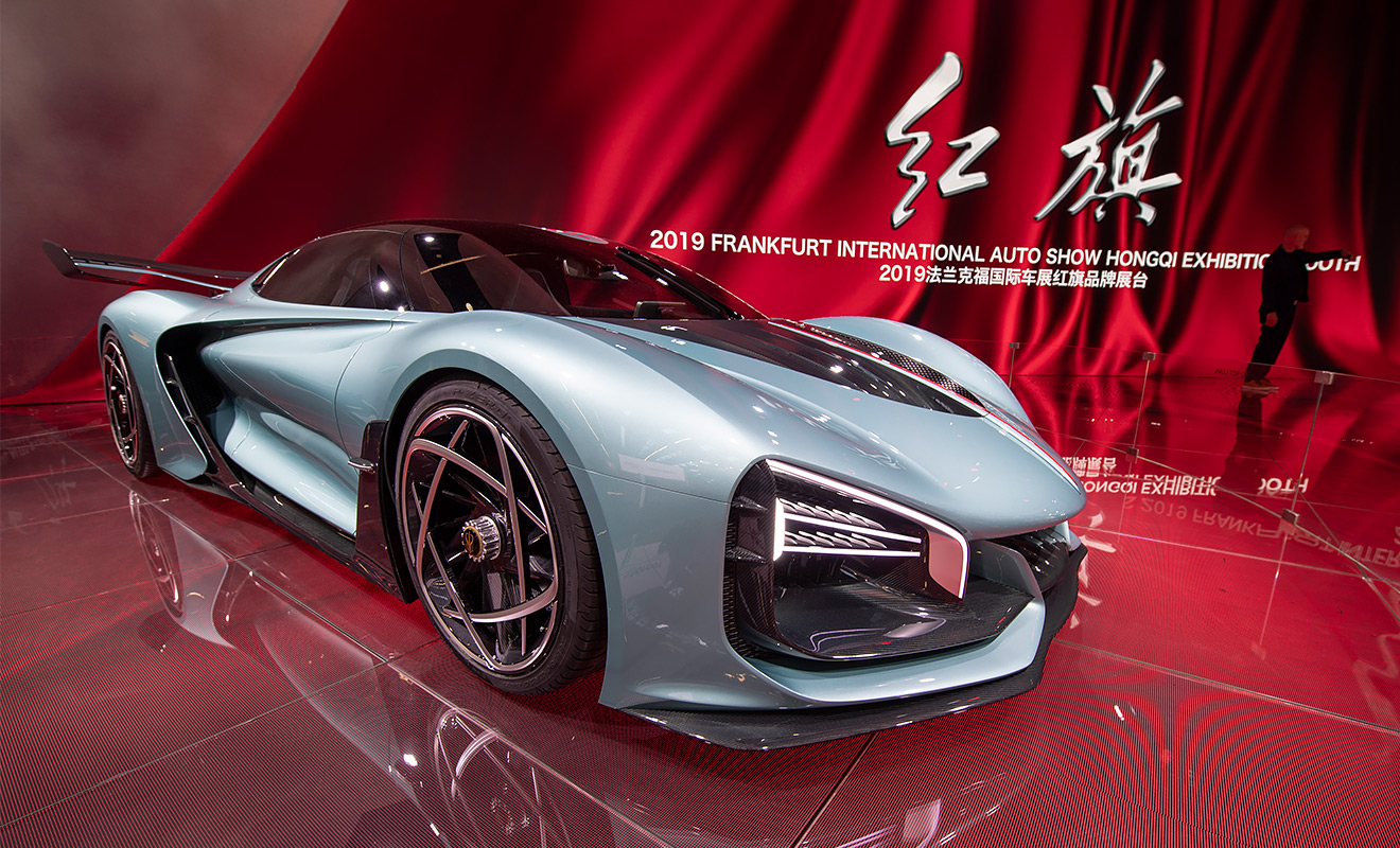 Неофициальное звание самого быстрого прототипа мотор-шоу досталось гиперкару S9 от китайской компании Hongqi, которая входит в концерн FAW. В состав гибридной установки вошел 4,0-литровый V8 с турбонаддувом и электродвигатель. Суммарная мощность&nbsp;&mdash; 1400 л. с., а разгон до &laquo;сотни&raquo; занимает всего 1,9 секунды. В будущем китайцы обещают запустить S9 в серию, однако точные сроки называть пока отказались.
