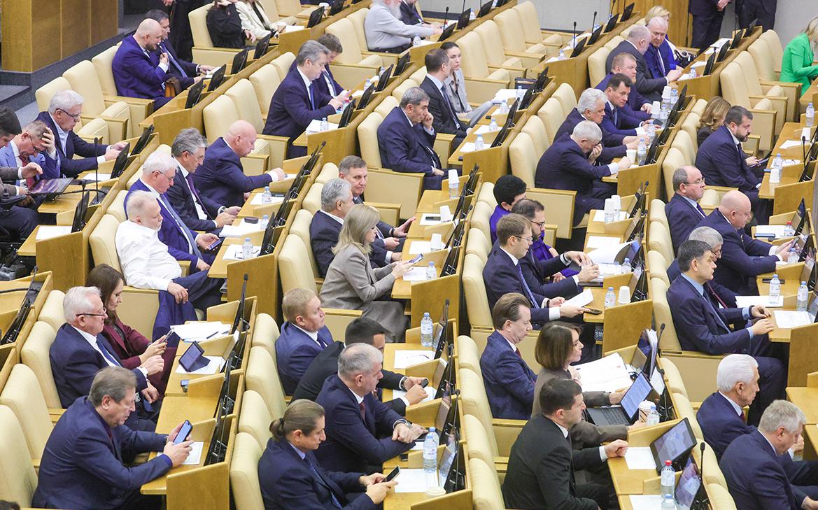 Дума приняла в I чтении проект об ограничениях для уехавших осужденных