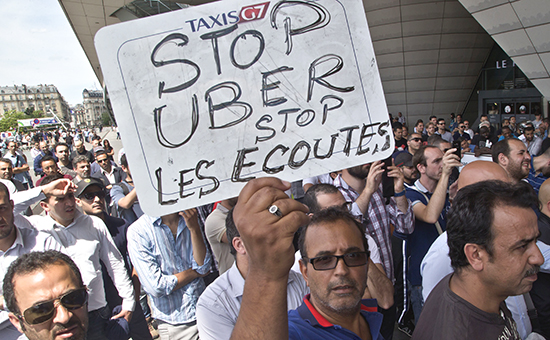Акция протеста против такси-сервиса Uber во Франции