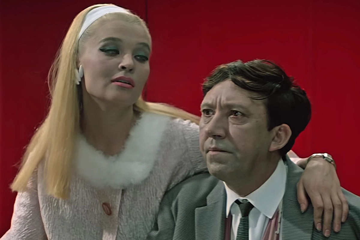 Кадр из фильма «Бриллиантовая рука», режиссер Леонид Гайдай, 1969 год