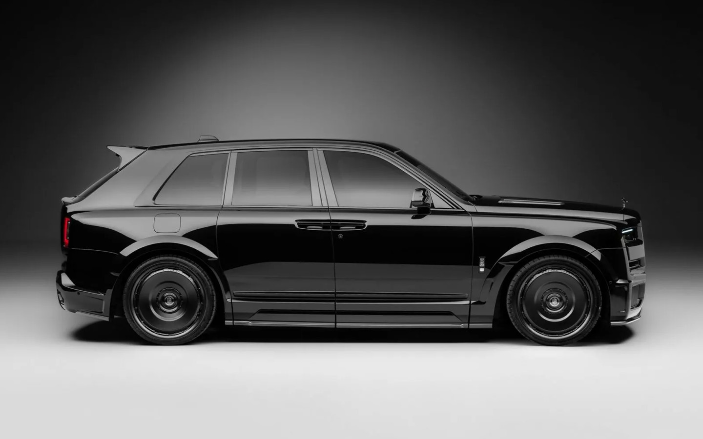 Rolls-Royce Cullinan в тюнинг-комплекте от Urban Automotive