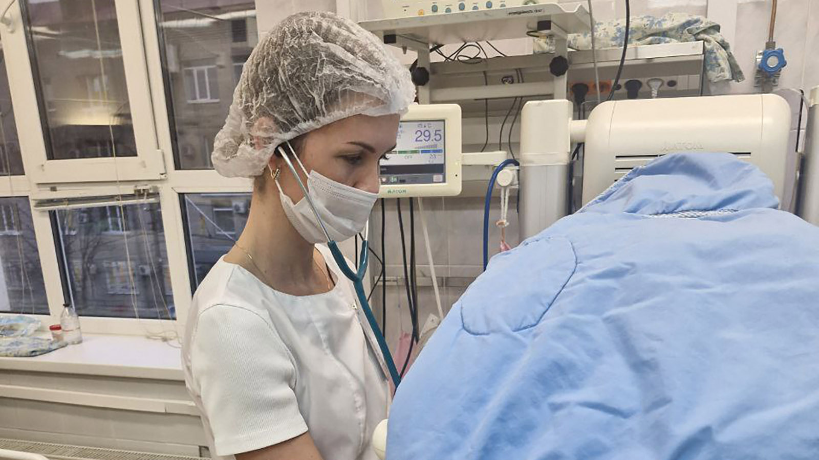 В Саратове врачи спасли 6-месячных двойняшек