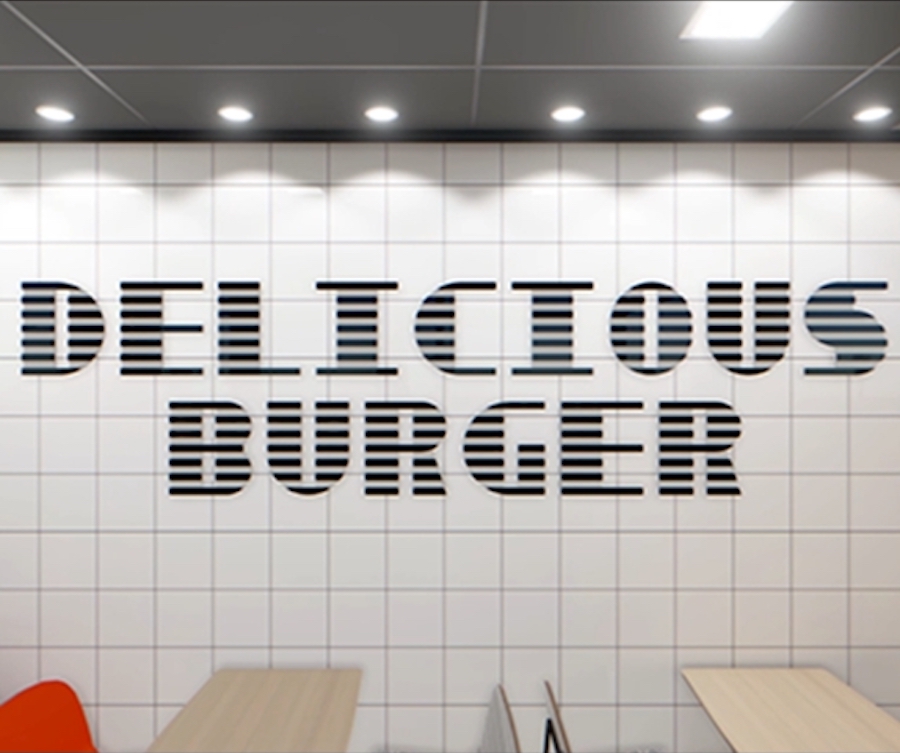 Интерьер Market Drayton McDonald's напоминает любой другой ресторан сети, однако некоторые предметы декора напоминают об экологичности здания. Например, настенные вывески сделаны из использованных кофейных зерен, а предметы искусства&nbsp;&mdash; из переработанных полистироловых чашек