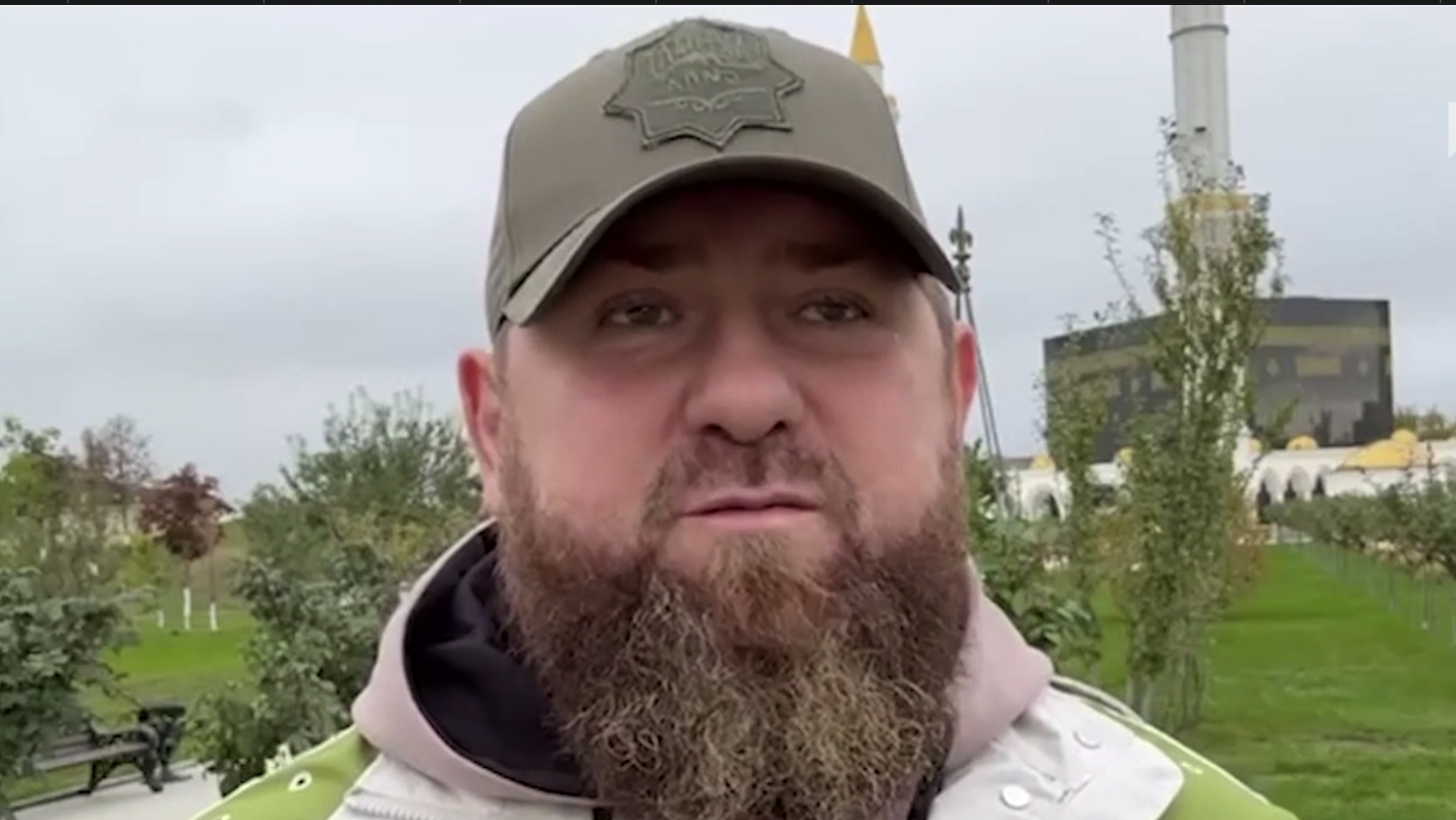Борода или жизнь: почему чеченцы бегут в Европу