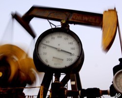 Мировые цены на нефть упали ниже $80 за баррель